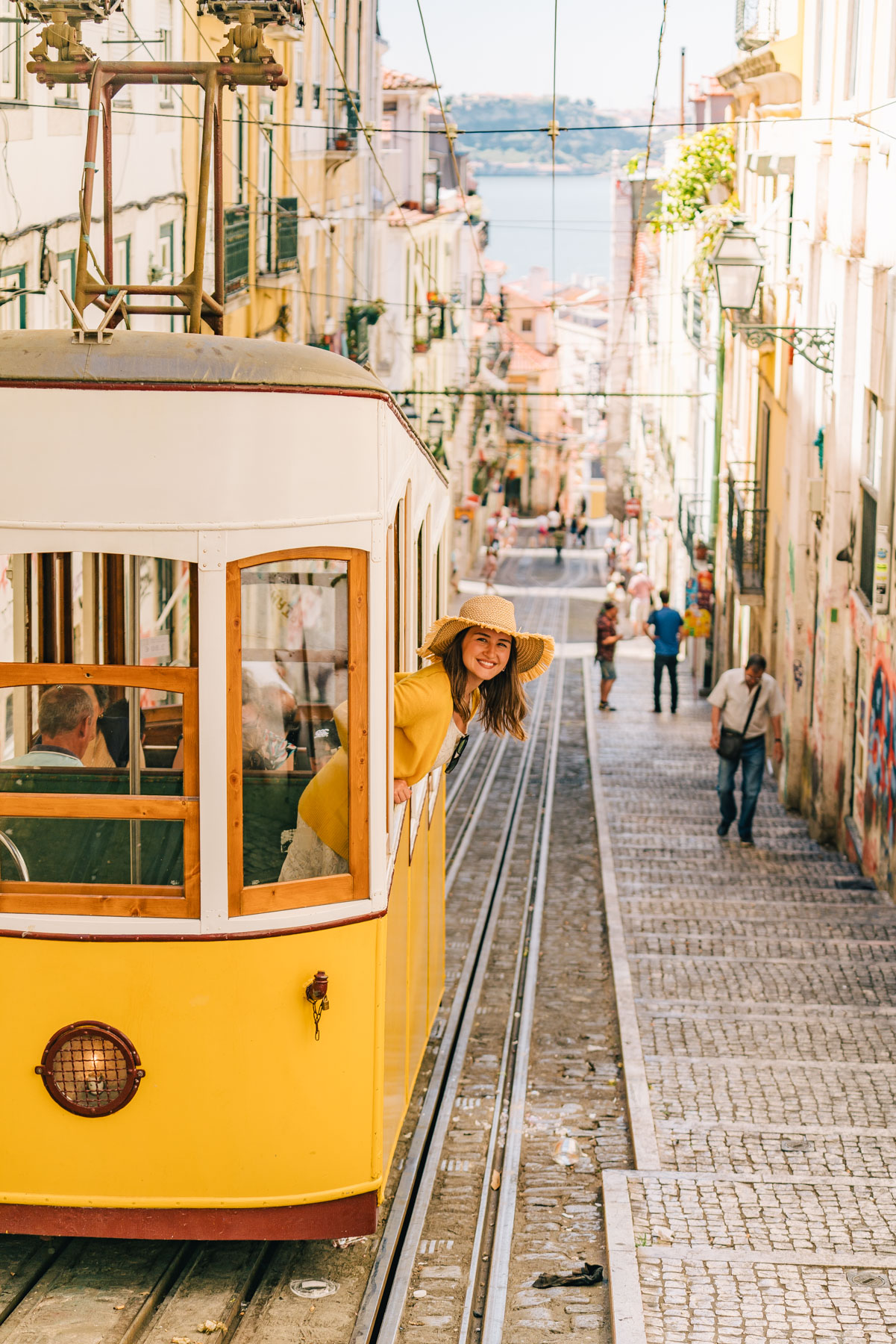Tram 28 in Lisbon - weekend guide
