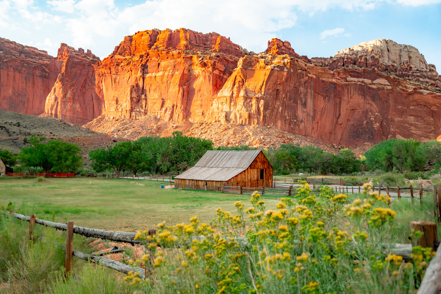 7 Hikes At Capitol Reef National Park You Won t Regret Embrace Someplace