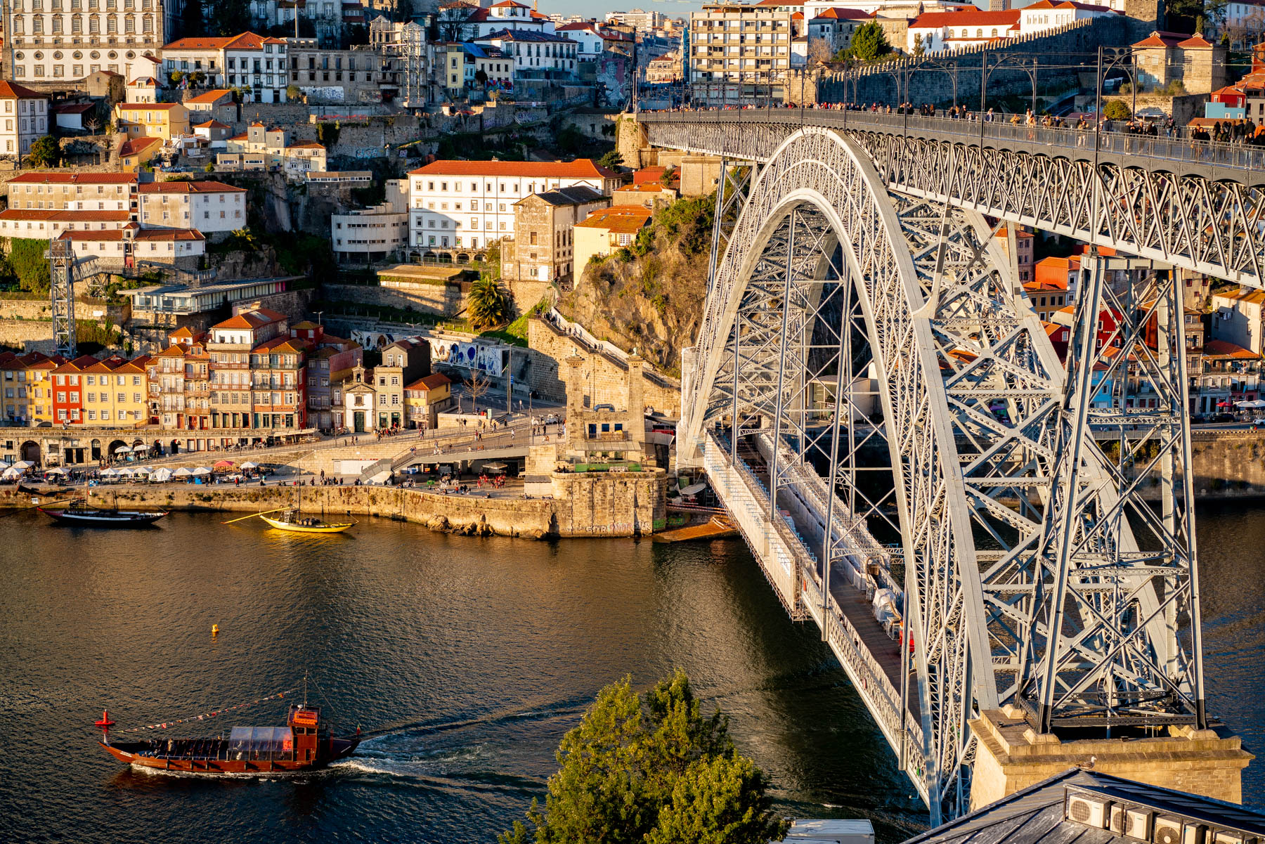 FAMOUS BRIDGE IN PORTO PORTUGAL