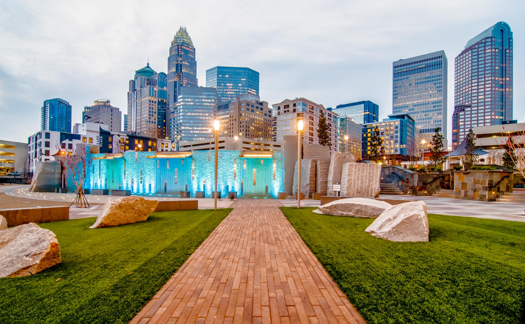 Pros & Cons of living in Charlotte, North Carolina  