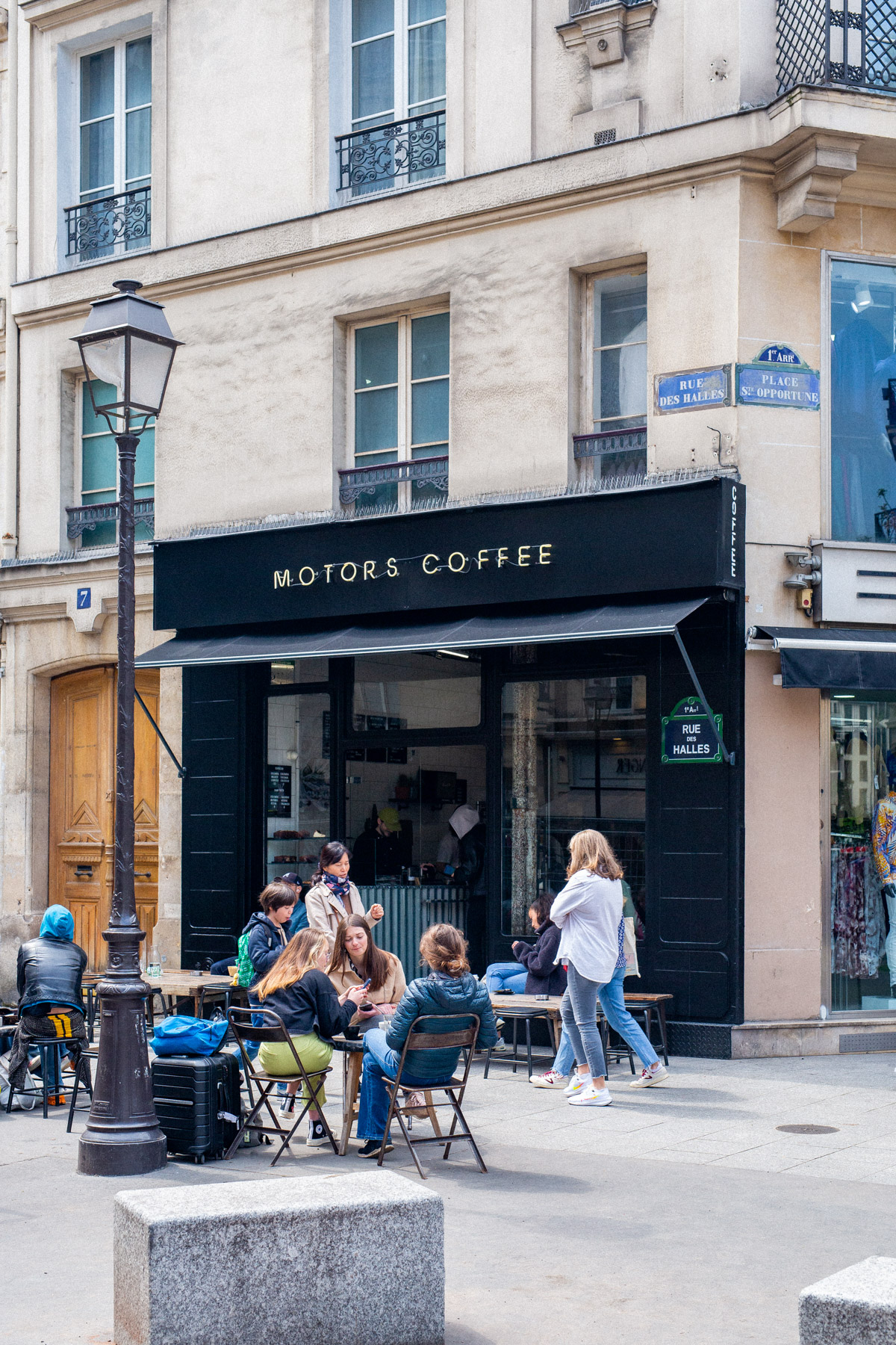 Motors Cafe Exterior
Best Coffee Shops Paris