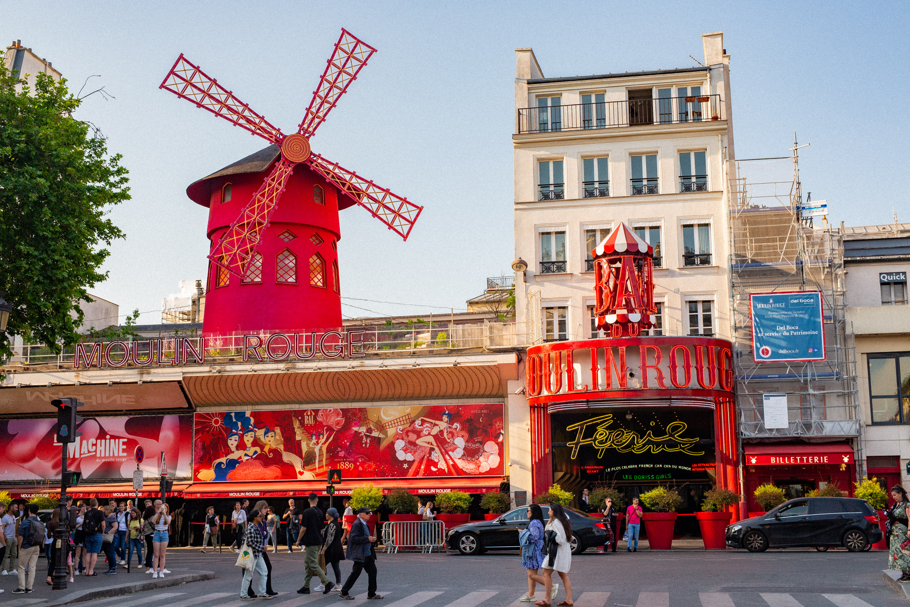moulin rouge, romantic things to do in Paris, montmartre