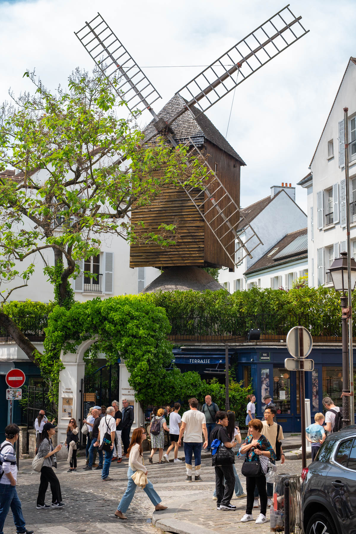 Things to do Montmartre, Windmill